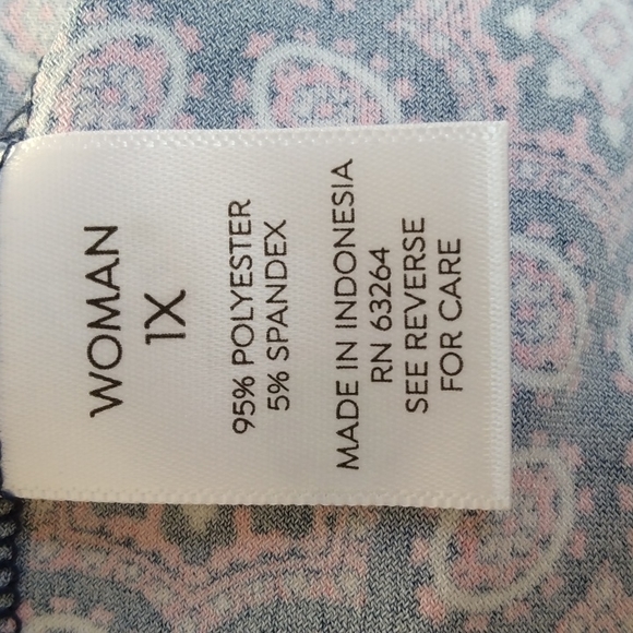 SOLD Westport Soft & stretchy blue bandana print blouse - Picture 8 of 8